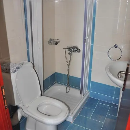 Lefkadi Otel 2*