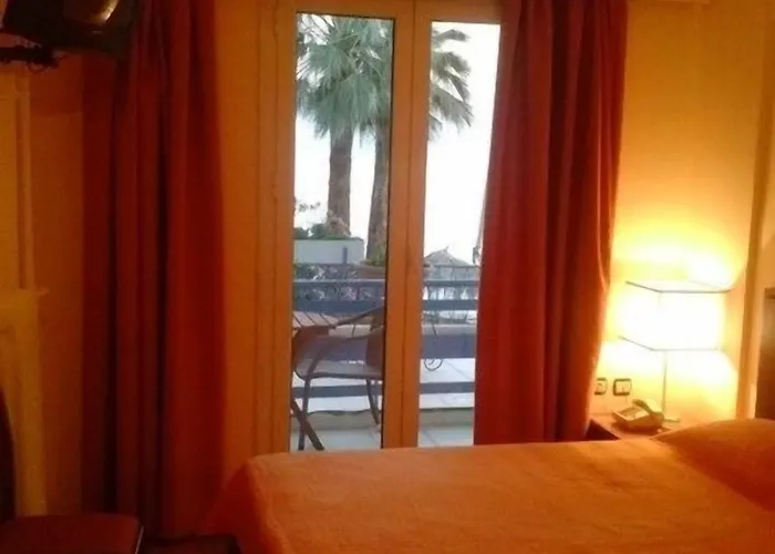 Lefkadi Ξενοδοχείο 2*